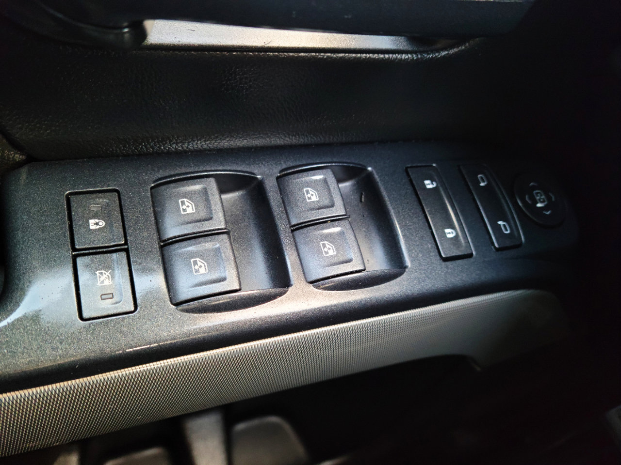 Used 2018 Chevrolet Silverado 1500 LT w/ All Star Edition image 11