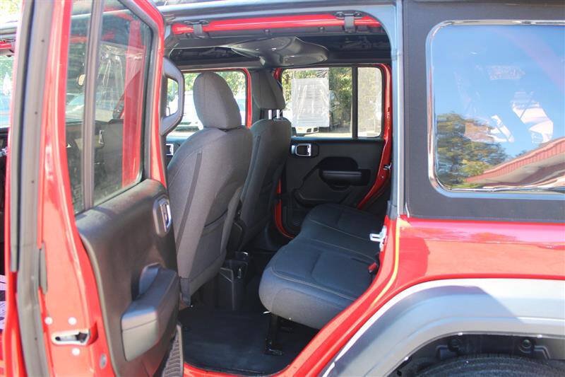 Used 2024 Jeep Wrangler Unlimited Sport AWD/4WD image 25