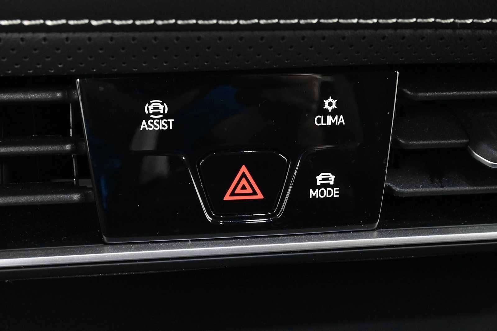 Certified 2026 Volkswagen Atlas SE FWD image 27