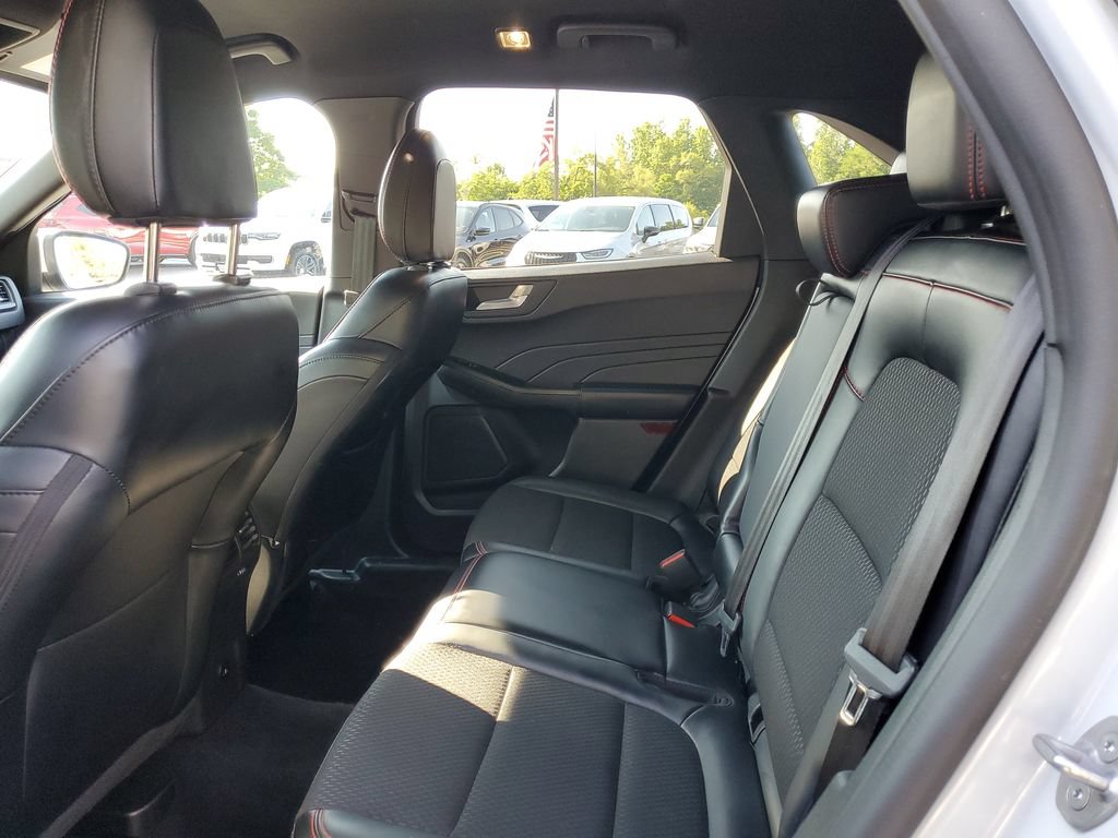 Used 2025 Ford Escape ST-Line Select AWD/4WD image 24
