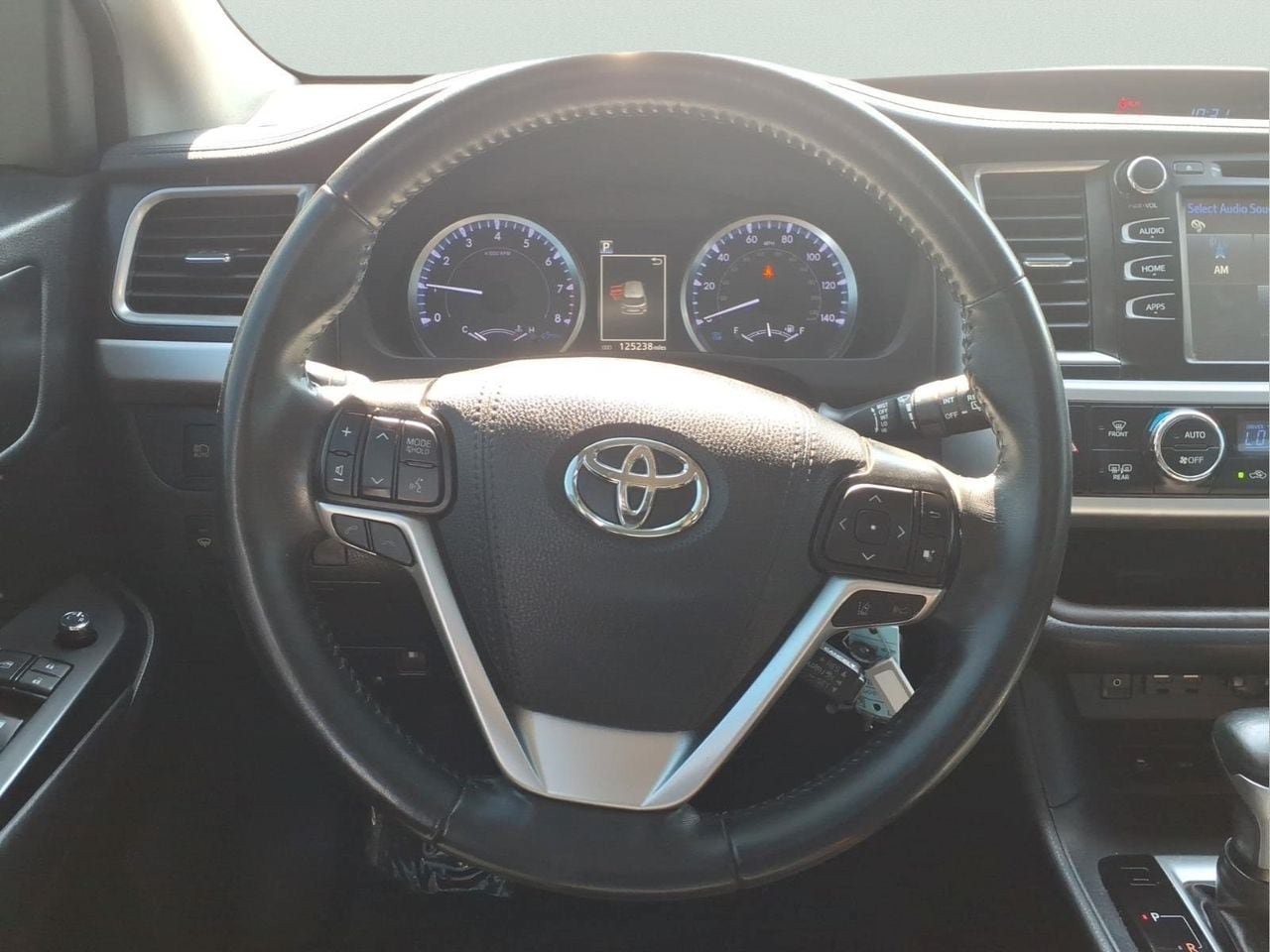 Used 2019 Toyota Highlander Plus FWD image 16