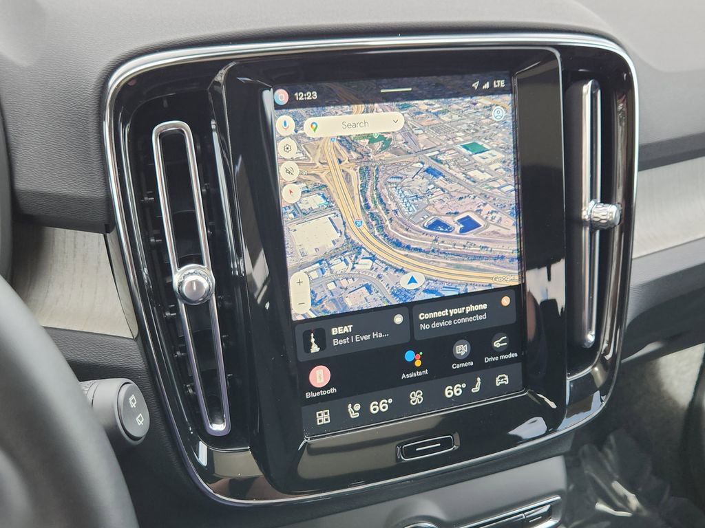 New 2025 Volvo XC40 B5 Plus w/ Protection Package Premier image 7