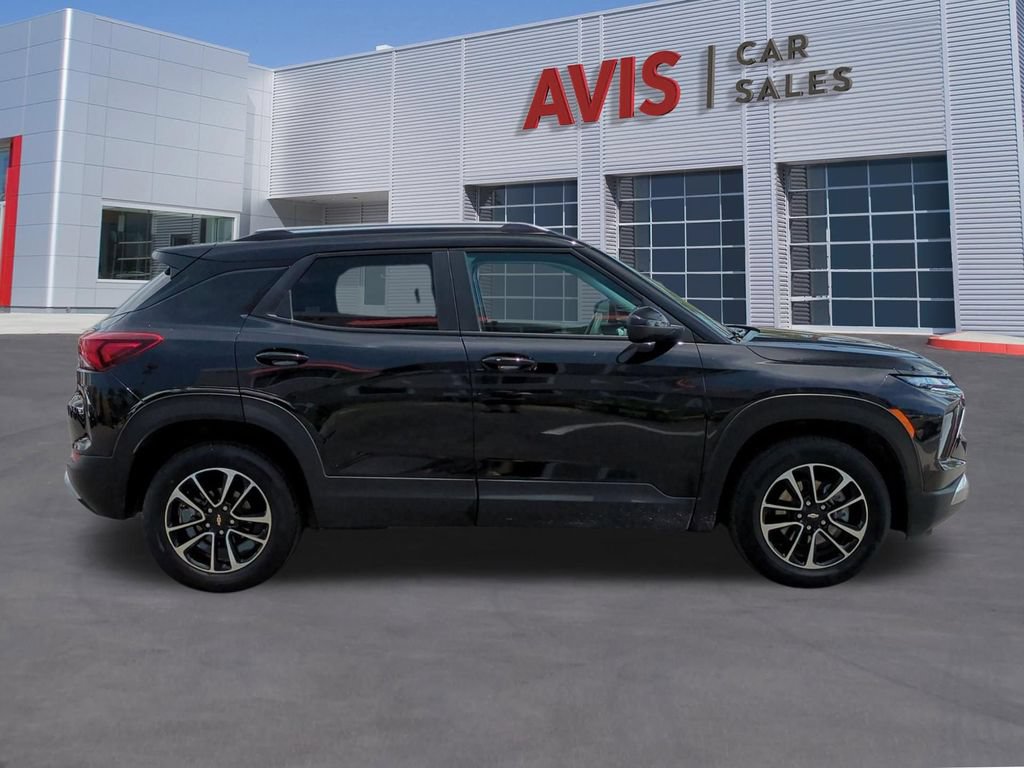 Used 2025 Chevrolet TrailBlazer LT AWD/4WD image 5
