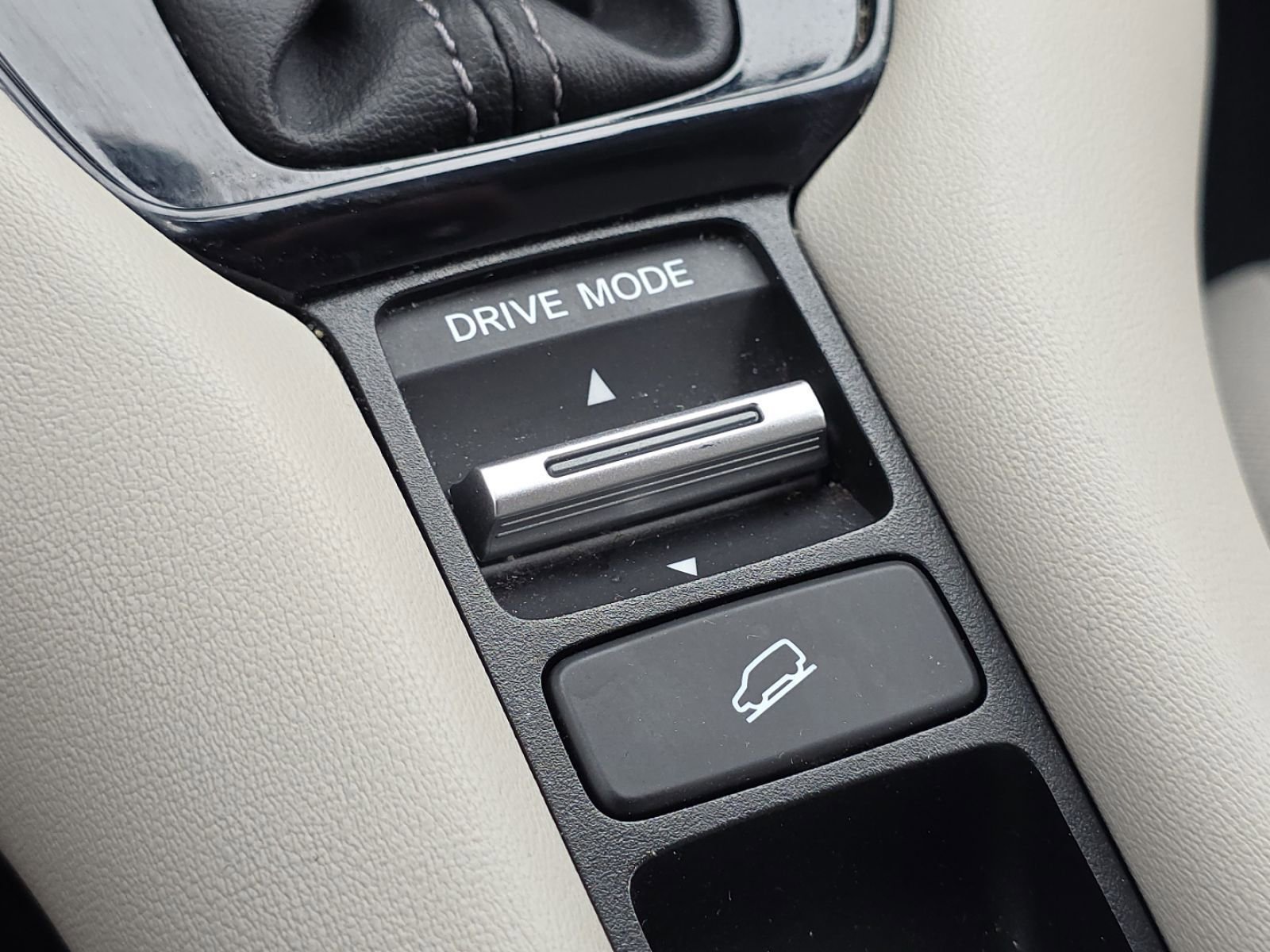Certified 2024 Honda HR-V LX image 5