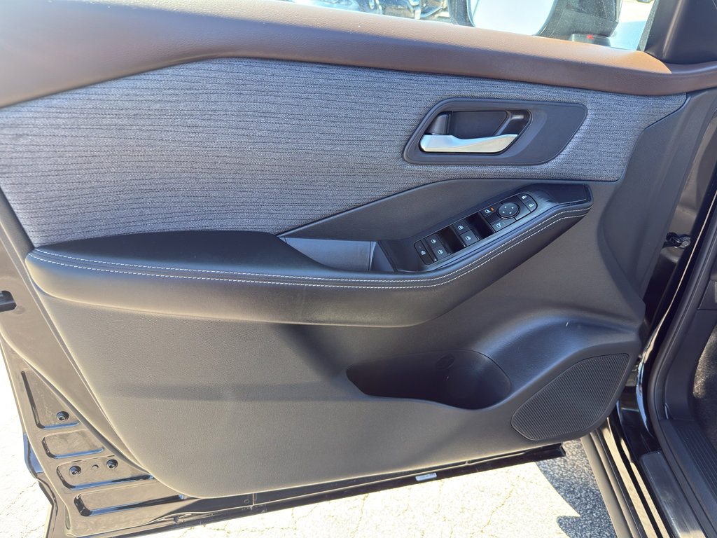 Certified 2023 Nissan Rogue SV AWD/4WD image 13