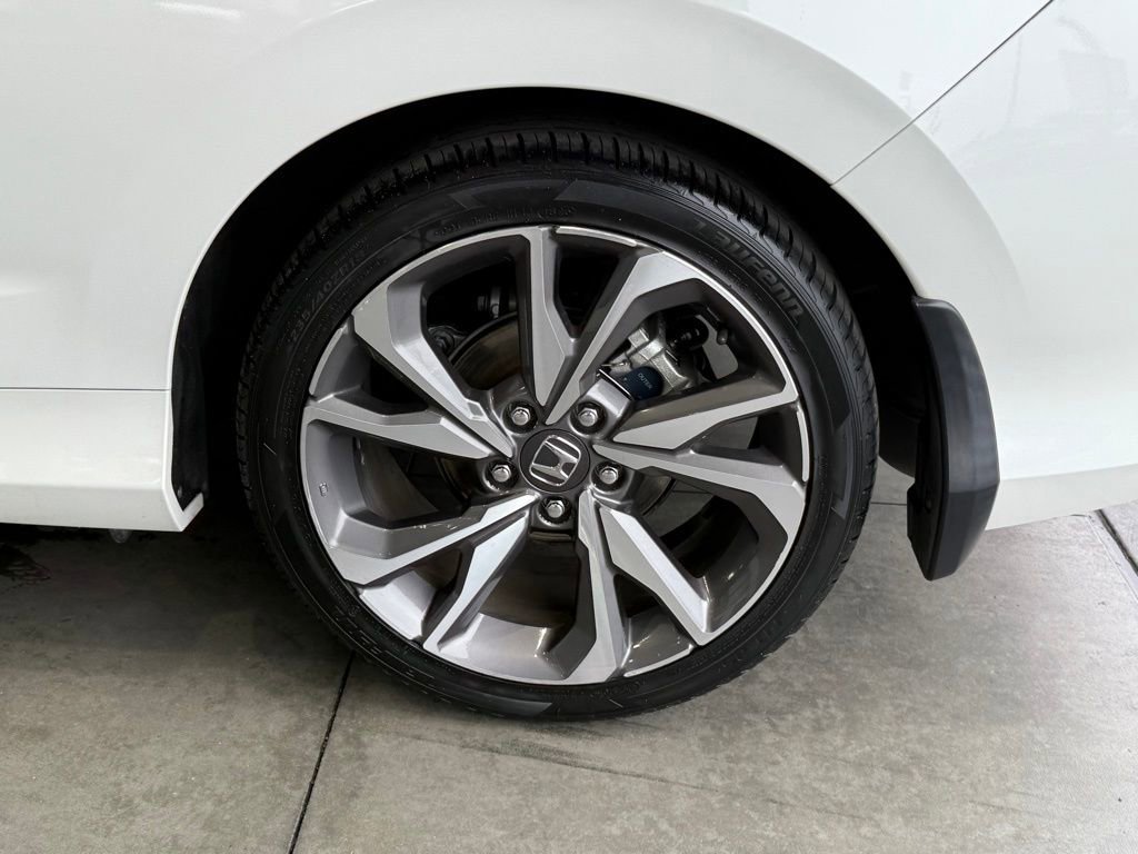 Used 2019 Honda Civic Touring image 16