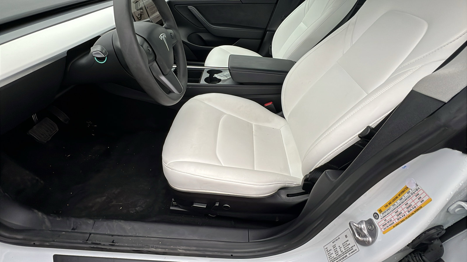 Used 2022 Tesla Model 3 Standard Range image 16