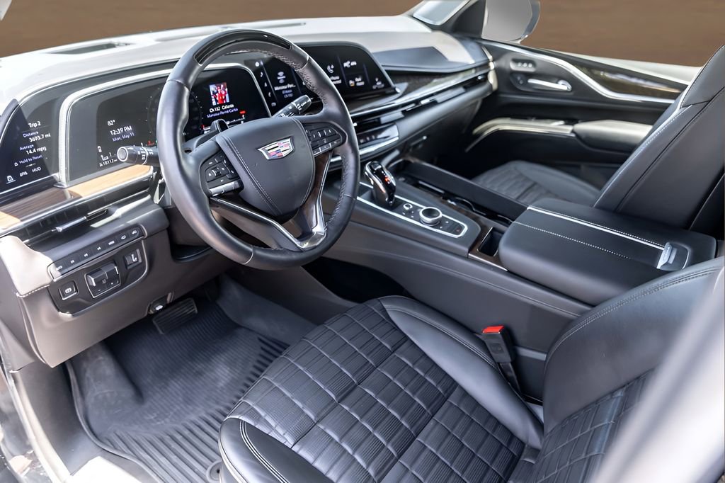Certified 2024 Cadillac Escalade ESV Sport Platinum w/ LPO, ONYX Package AWD/4WD image 7