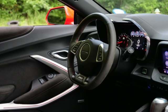 Used 2022 Chevrolet Camaro ZL1 RWD image 27