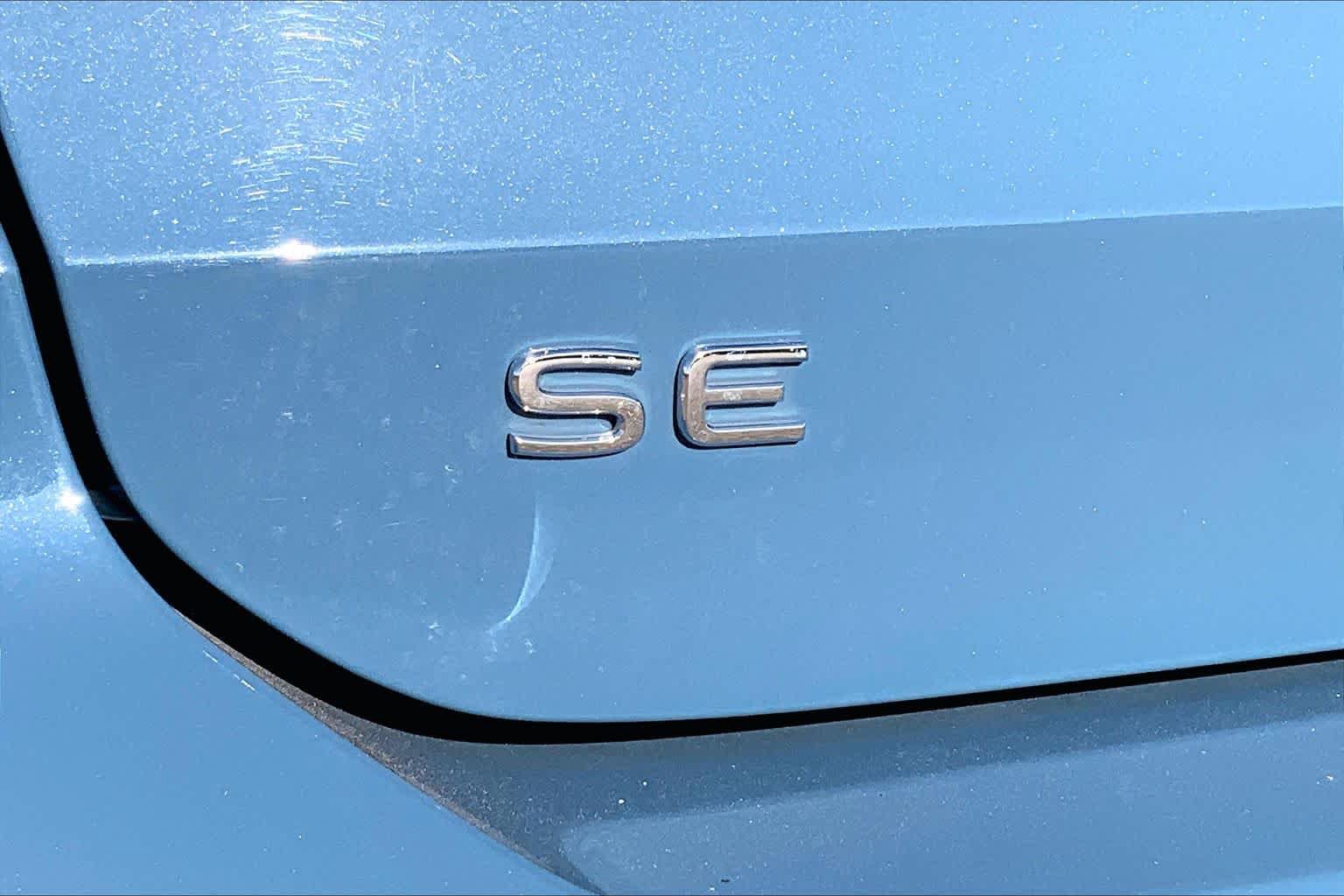 Used 2026 Volkswagen Taos SE FWD image 31