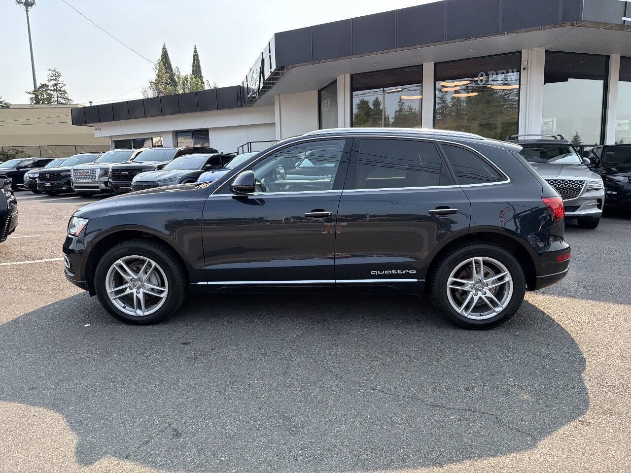 Used 2016 Audi Q5 2.0T Premium Plus w/ Technology Package AWD/4WD image 2