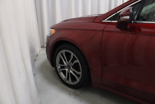 Used 2019 Ford Fusion SEL FWD image 28