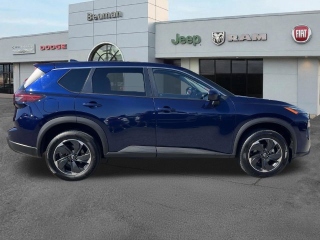 Used 2025 Nissan Rogue SV AWD/4WD image 8