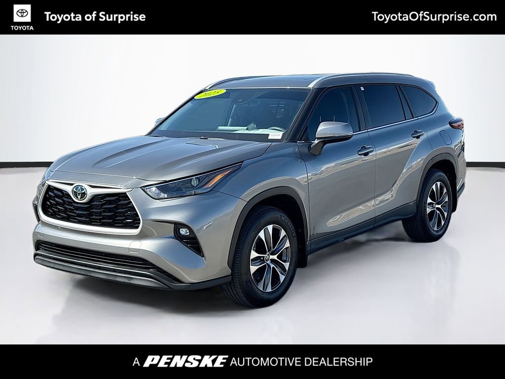 Certified 2025 Toyota Highlander XLE image 1