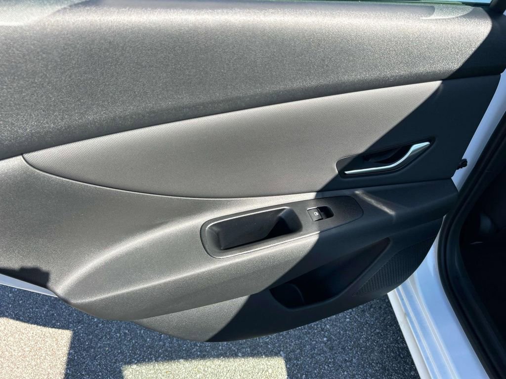 New 2026 Hyundai Elantra Limited image 19