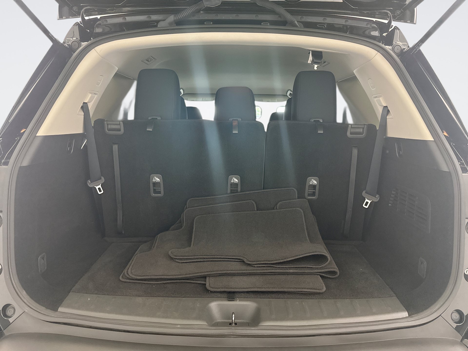 Used 2023 Nissan Pathfinder S AWD/4WD image 18