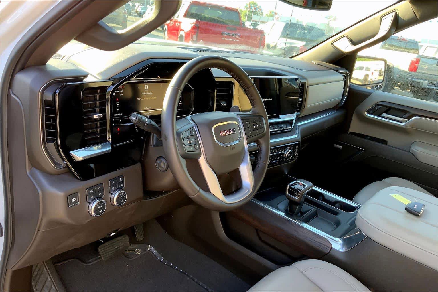 Used 2025 GMC Sierra 1500 SLT w/ SLT Premium Plus Package AWD/4WD image 17