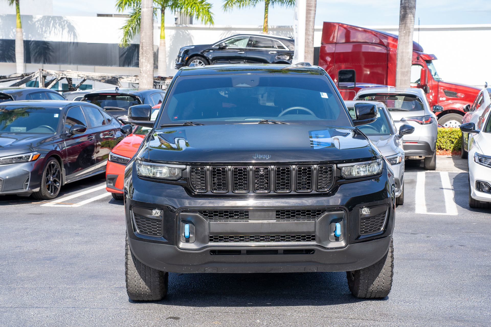 Used 2023 Jeep Grand Cherokee Trailhawk w/ Luxury Tech Group III image 2