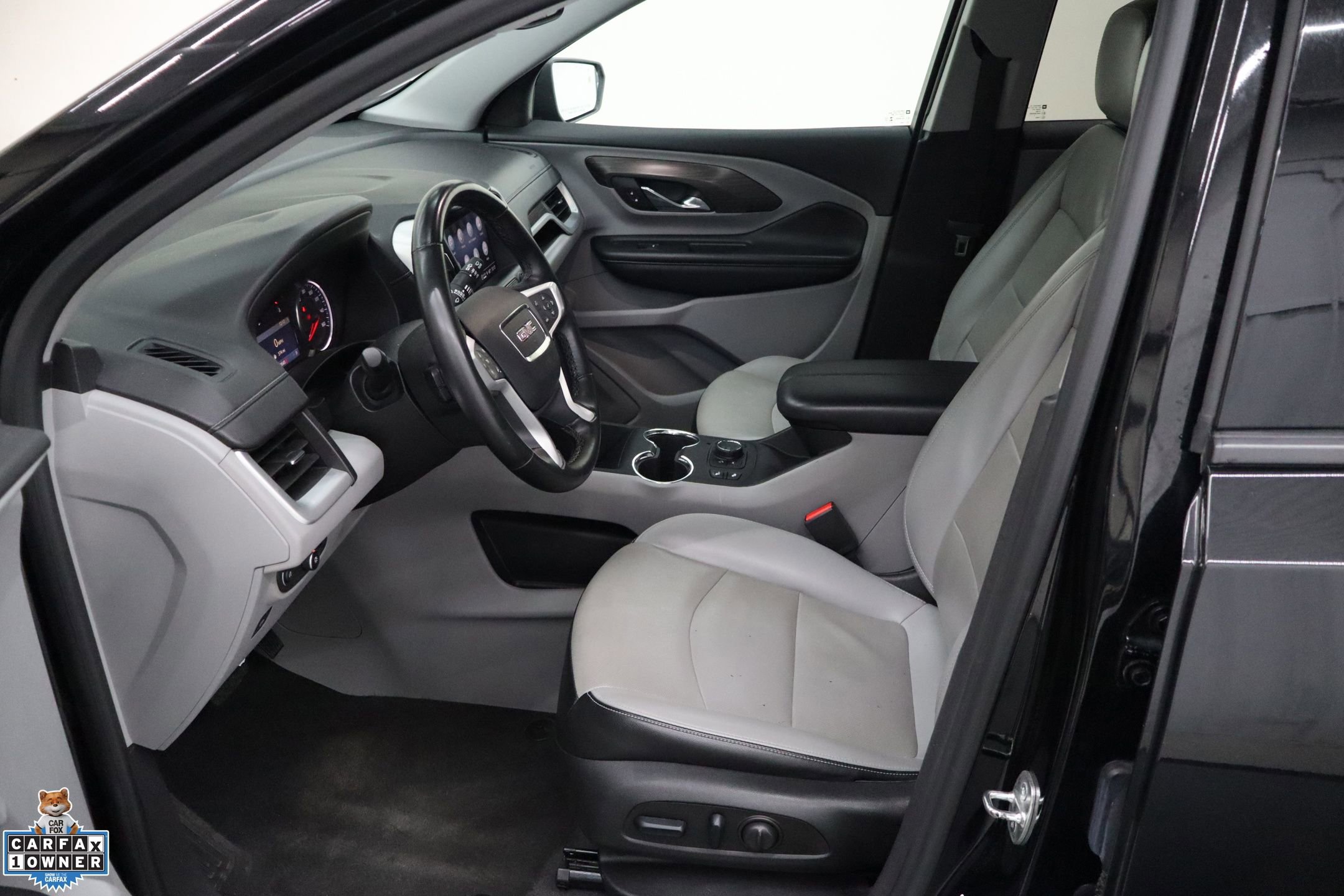 Used 2024 GMC Terrain SLT image 26