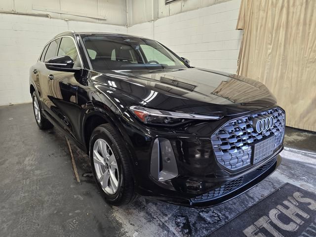 Used 2025 Audi Q5 2.0T Premium w/ Convenience Package image 5