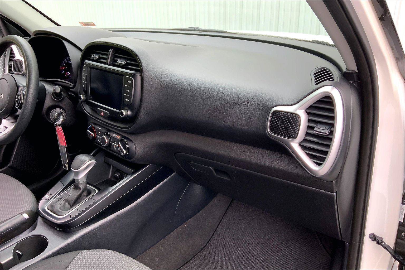 Used 2022 Kia Soul LX w/ Technology Package FWD image 14