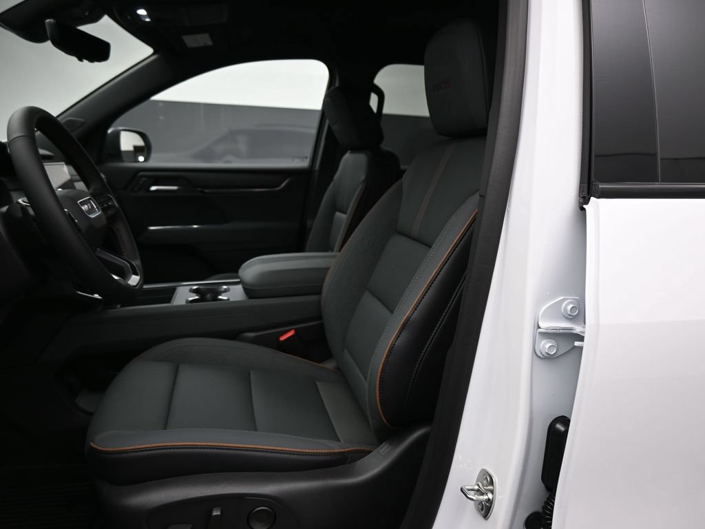 New 2026 GMC Acadia AT4 w/ Luxury Package AWD/4WD image 14