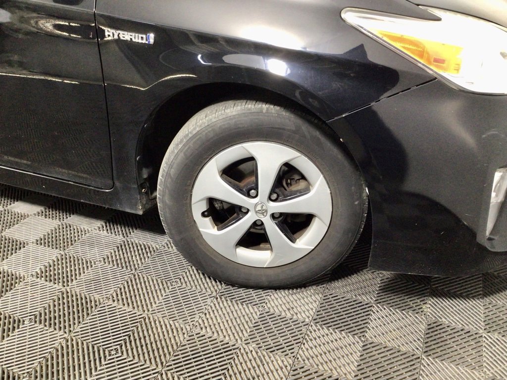 Used 2015 Toyota Prius Four image 32