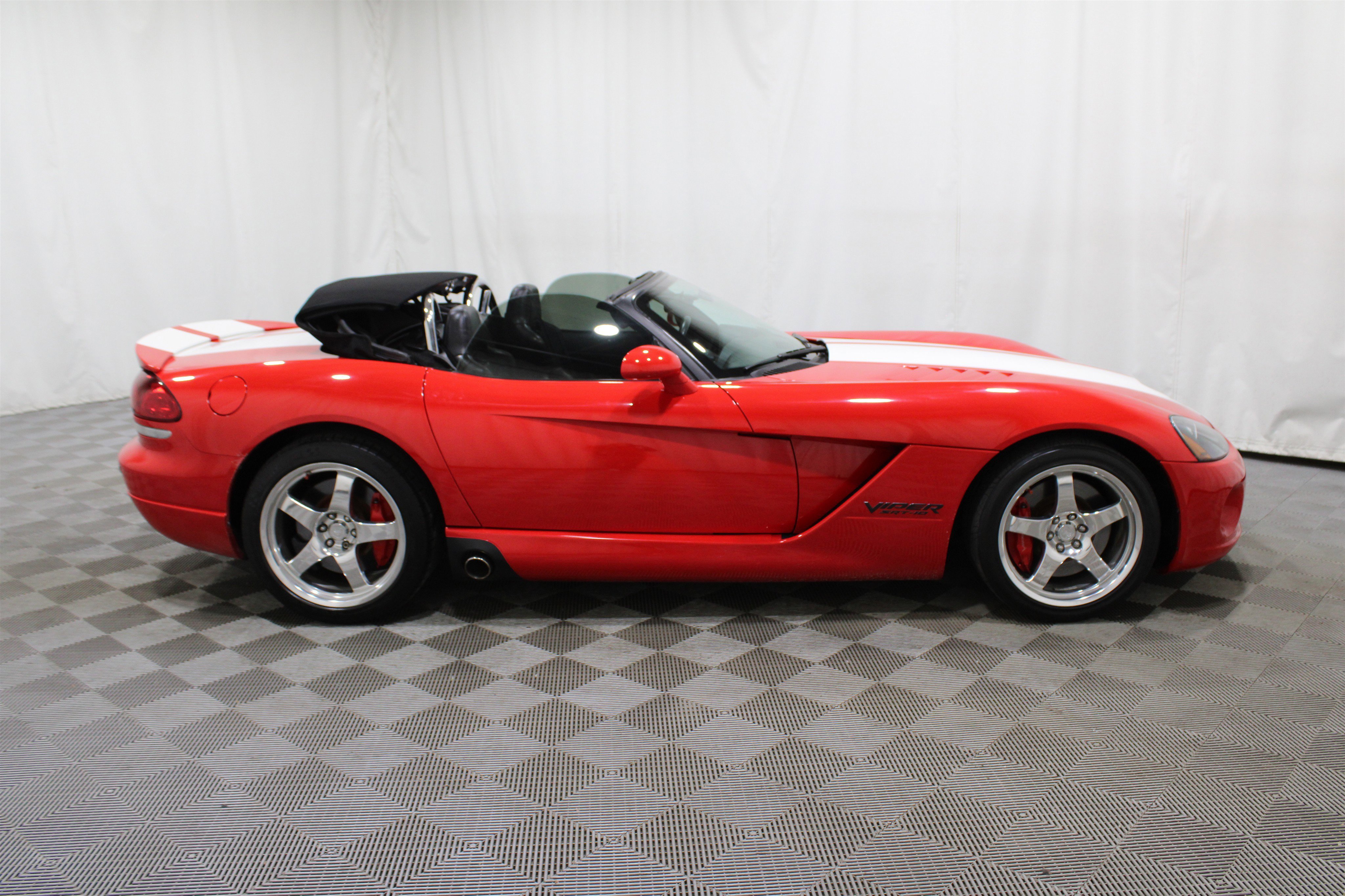 Used 2004 Dodge Viper SRT-10 RWD image 22
