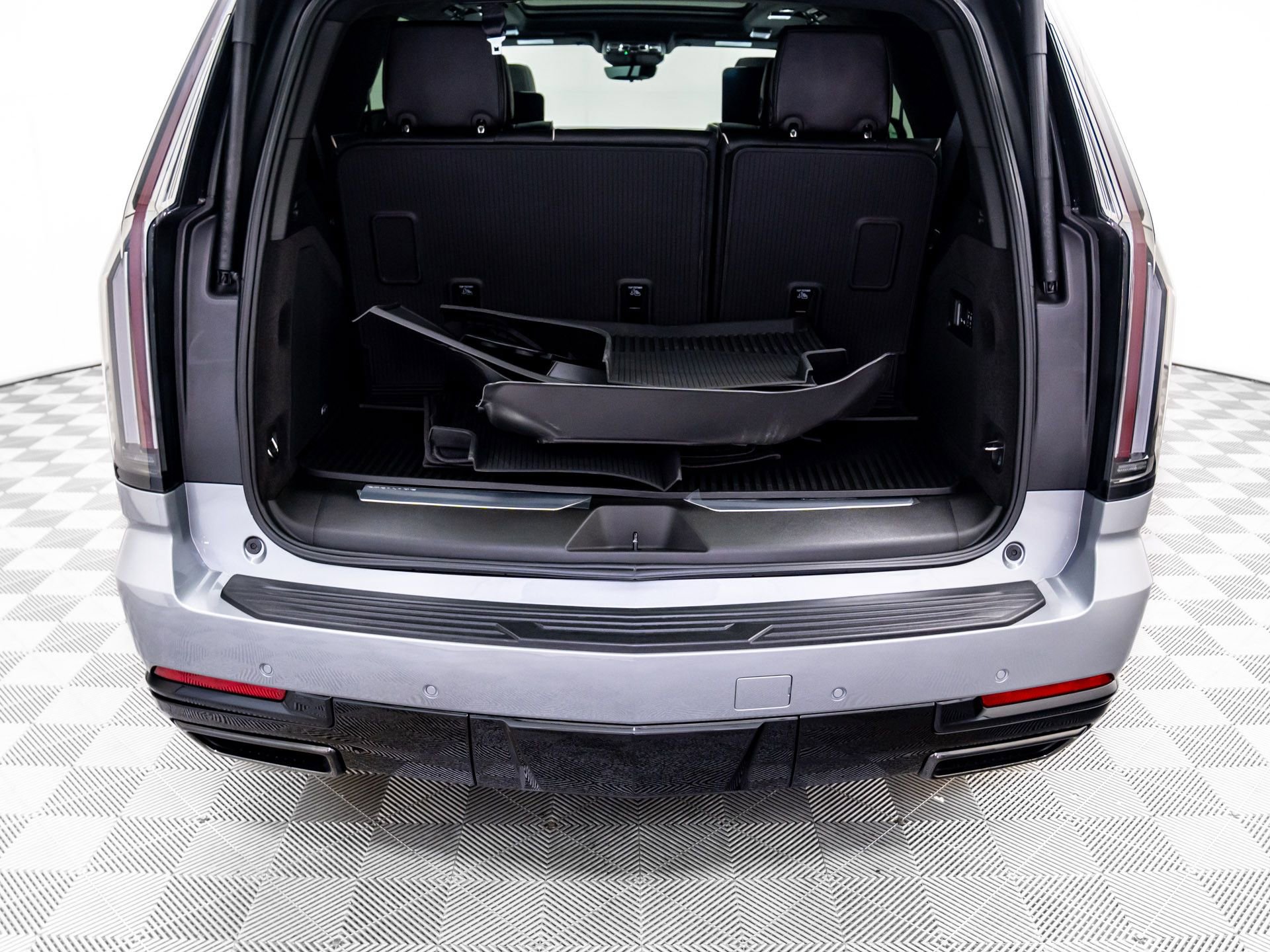 New 2026 Cadillac Escalade Platinum Sport w/ LPO, ONYX Package image 33