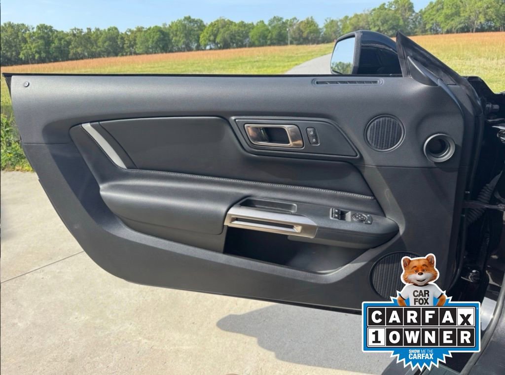 Used 2021 Ford Mustang Shelby GT500 w/ Carbon Fiber Track Pack image 29