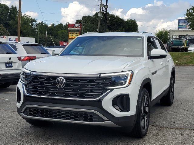 Certified 2025 Volkswagen Atlas Cross Sport SE w/ Panoramic Sunroof Package FWD image 36