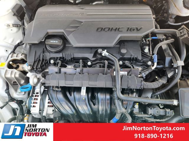 Used 2025 Hyundai Elantra SEL FWD image 31