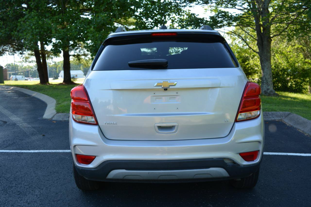 Used 2018 Chevrolet Trax LT w/ LT Convenience Package FWD image 6