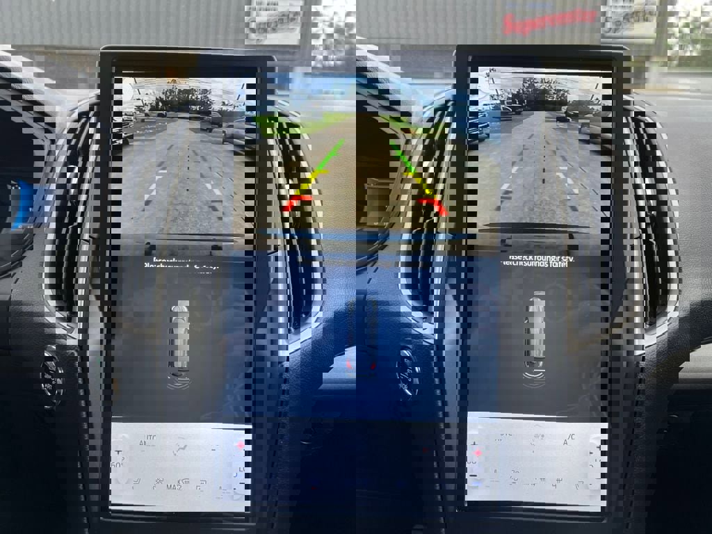 Used 2024 Ford Edge SEL image 16