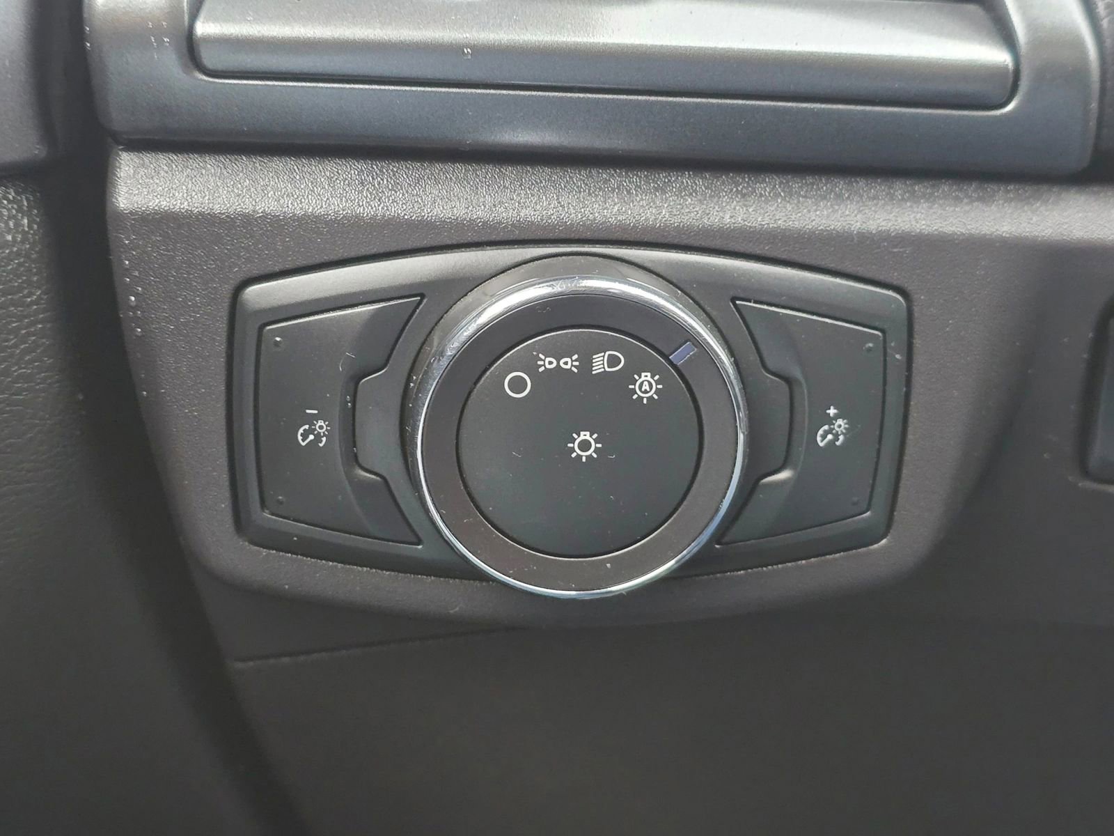 Used 2016 Ford Fusion SE image 24