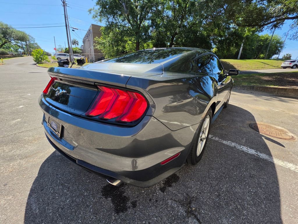 Used 2018 Ford Mustang Coupe RWD image 13