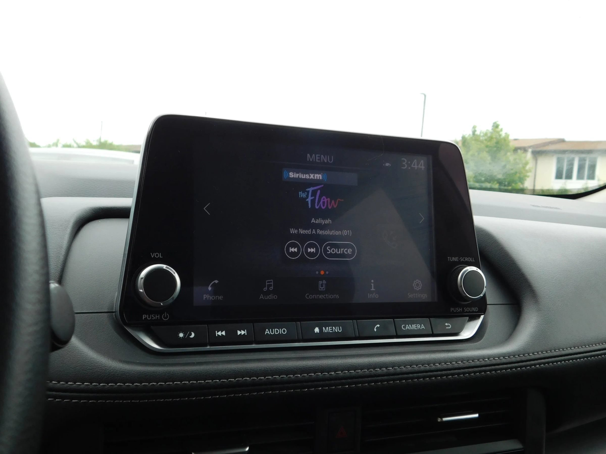 Used 2024 Nissan Rogue SV AWD/4WD image 16