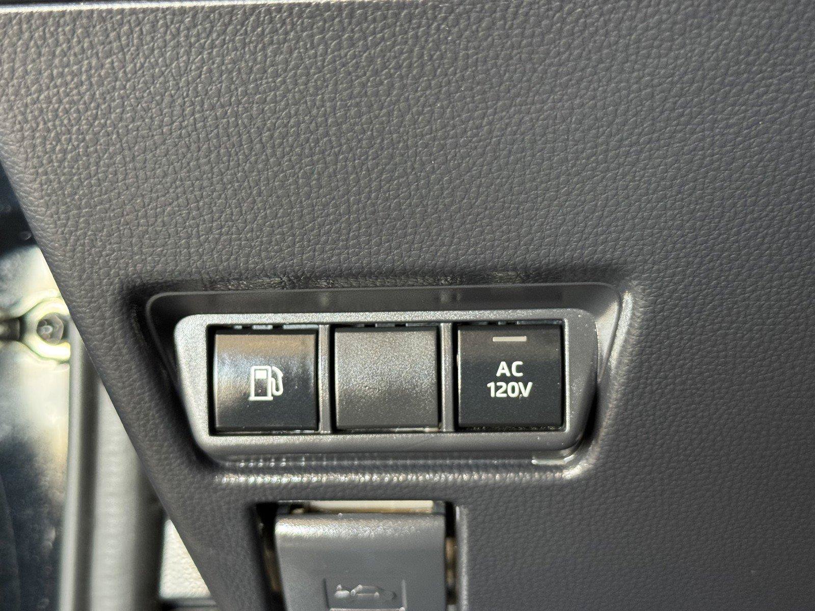 Used 2026 Toyota Prius Plug-In Hybrid FWD image 22