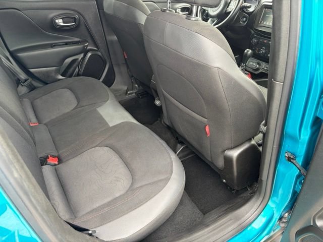 Used 2020 Jeep Renegade Trailhawk w/ Cold Weather Group AWD/4WD image 29