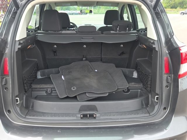 Used 2017 Ford C-MAX SE w/ Equipment Group 201A FWD image 11