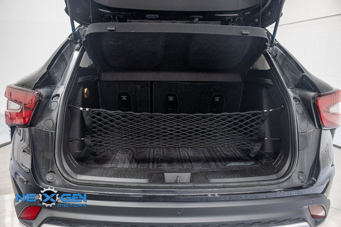 Used 2025 Chevrolet Trax LT w/ Driver Confidence Package image 45