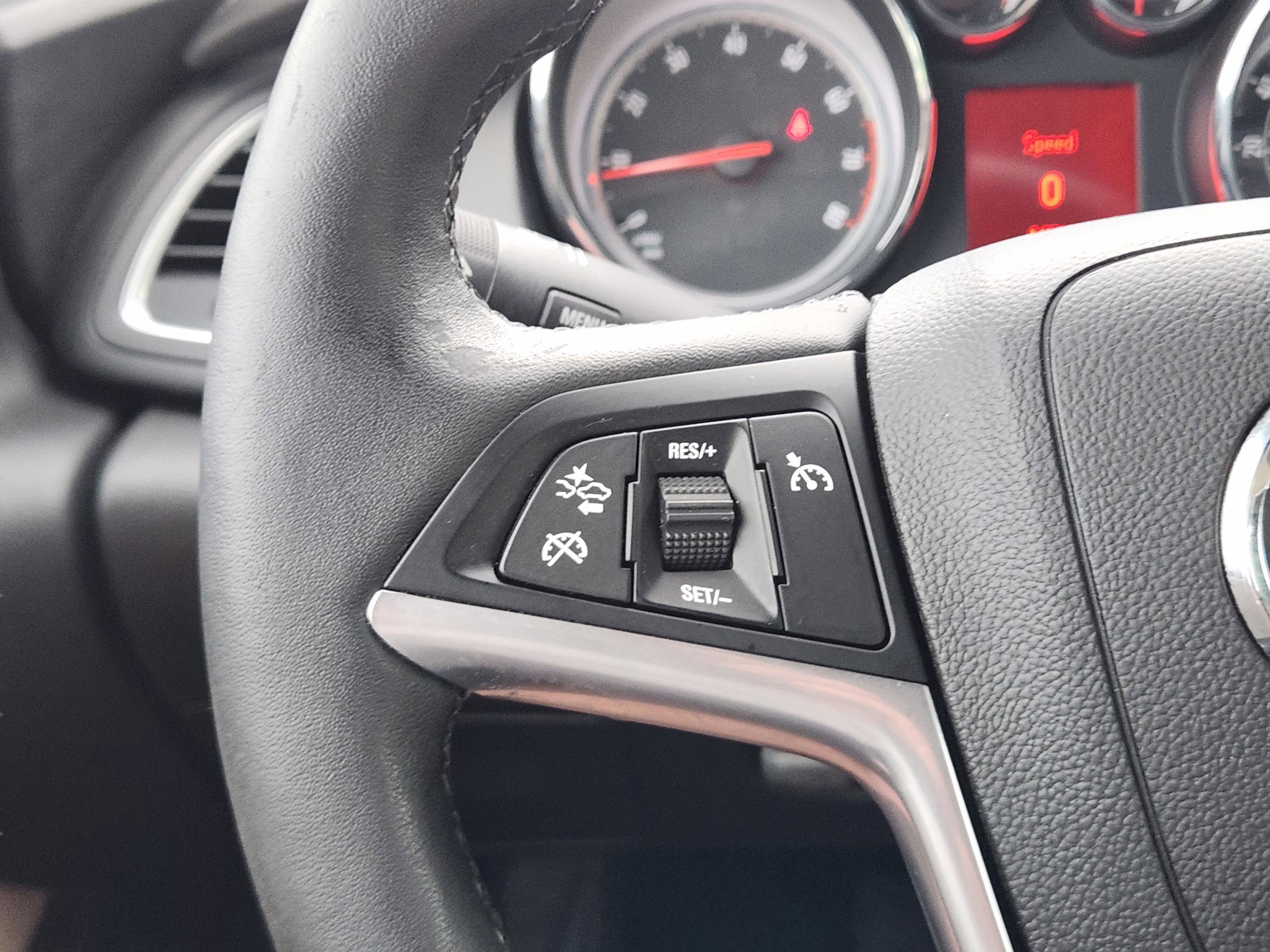 Used 2019 Buick Cascada Premium image 13