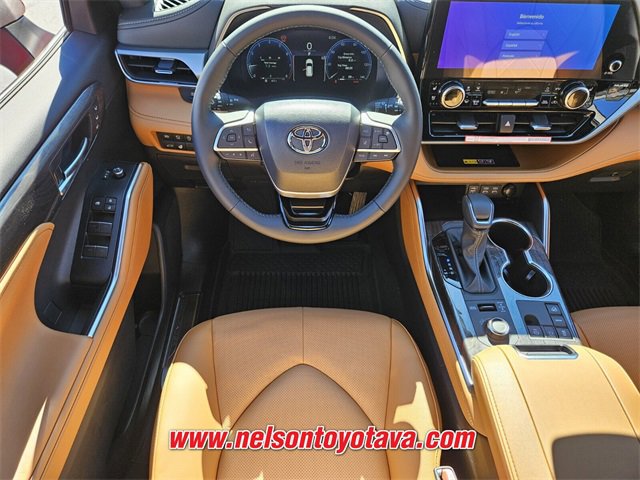 New 2026 Toyota Highlander Platinum image 7