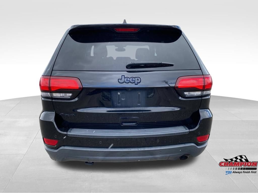 Used 2018 Jeep Grand Cherokee Laredo AWD/4WD image 4