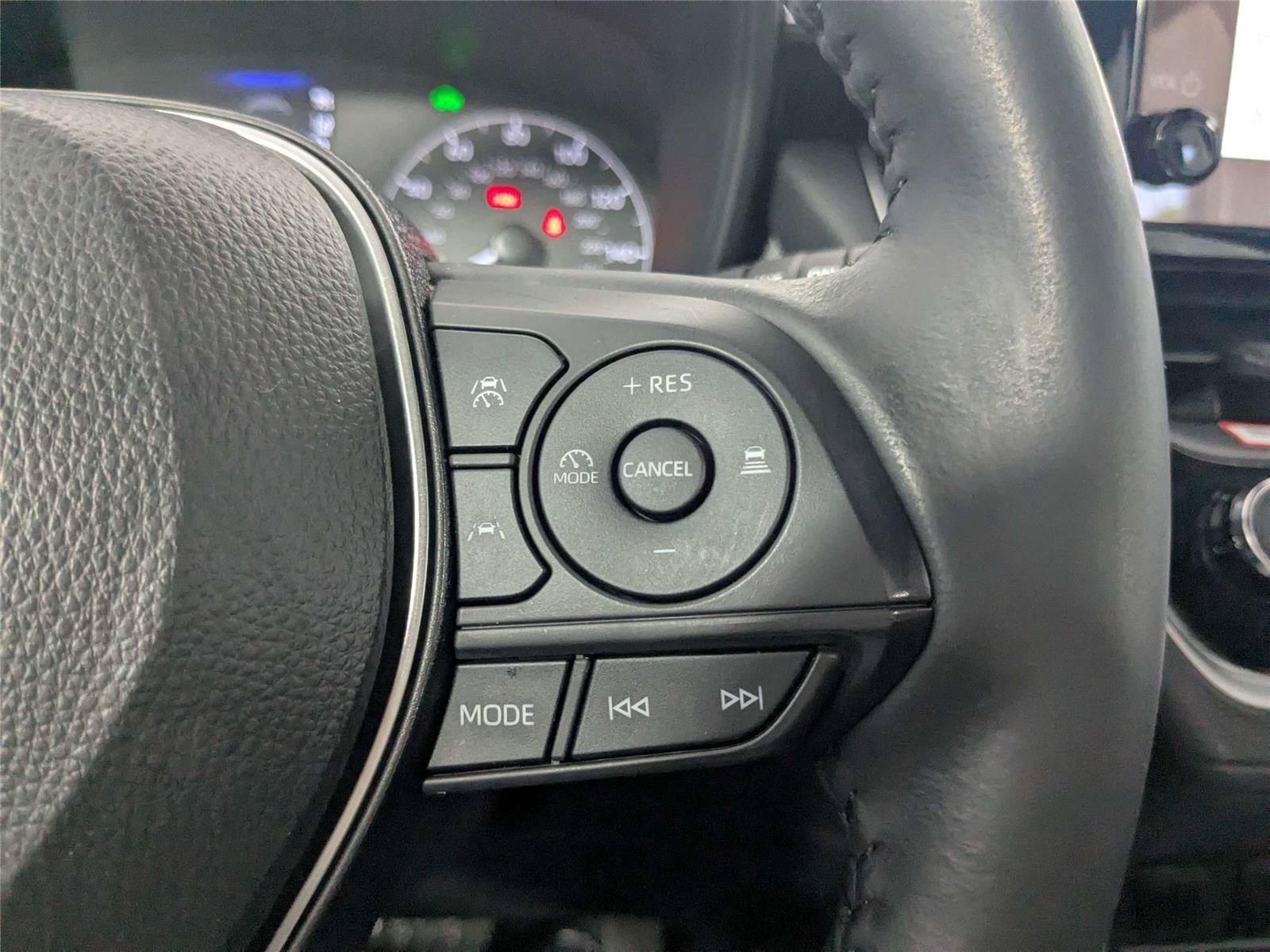 Used 2024 Toyota Corolla Cross AWD Hybrid image 19