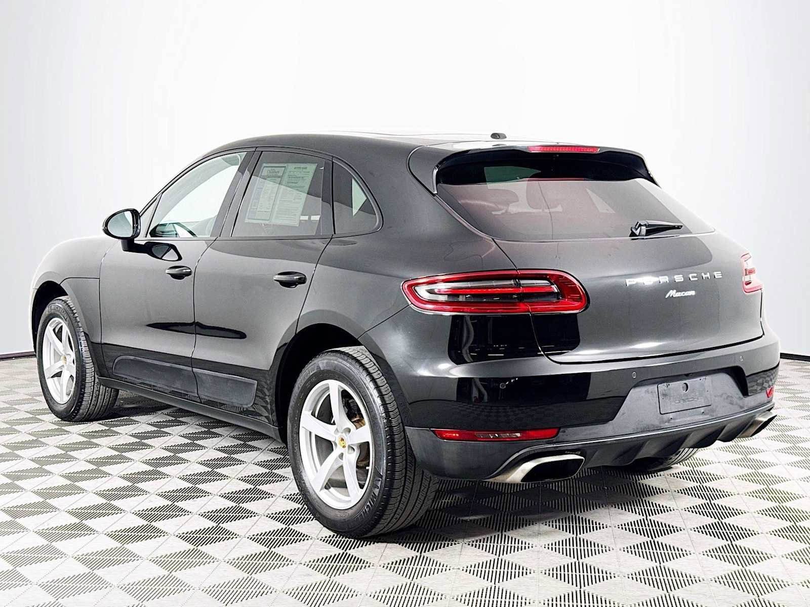Used 2017 Porsche Macan image 7