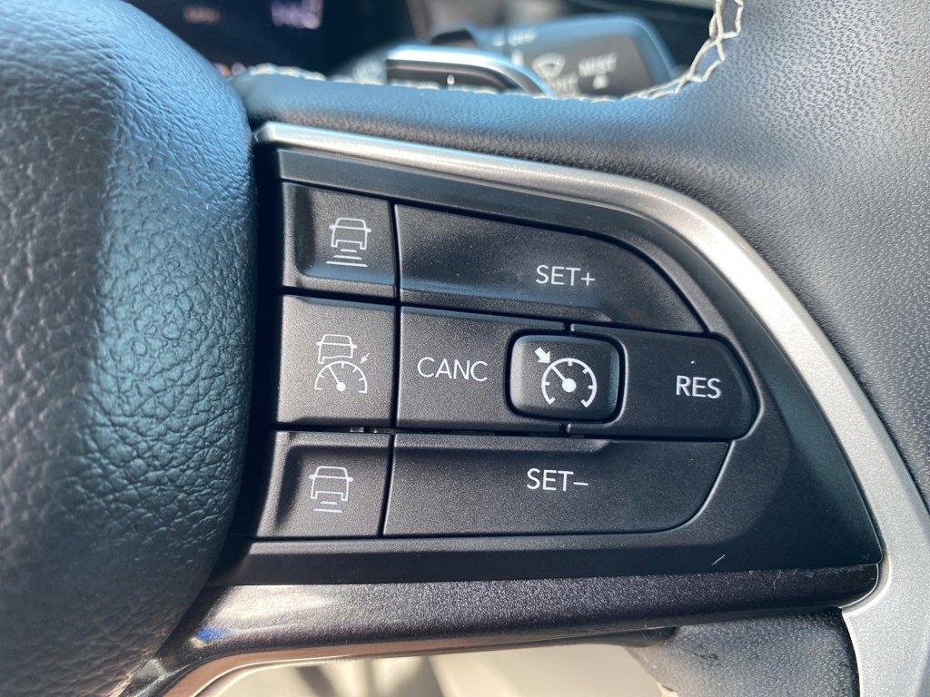 Used 2023 Jeep Grand Cherokee Altitude image 26