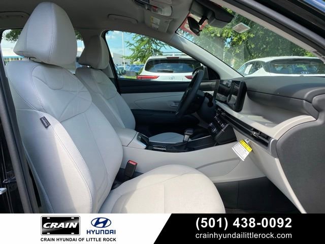 Used 2025 Hyundai Tucson SE image 32