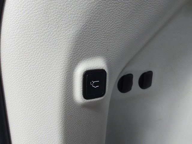 Used 2020 Jeep Cherokee Limited image 15