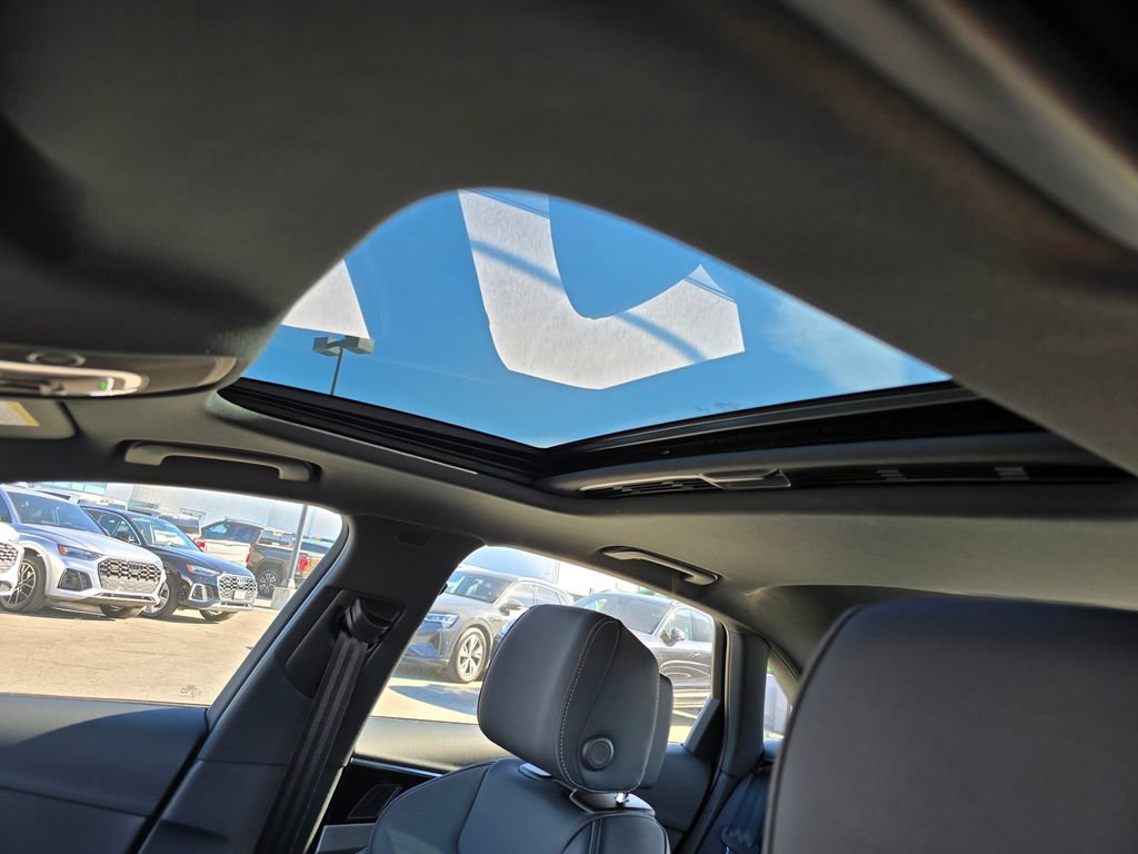 Used 2023 Audi A4 2.0T Premium Plus w/ Premium Plus Package image 5